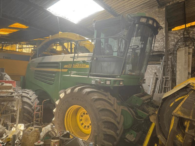 JOHN DEERE 7400 4RM - Комбајн за сточна храна: слика 1 JOHN DEERE 7400 4RM - Комбајн за сточна храна: слика 1