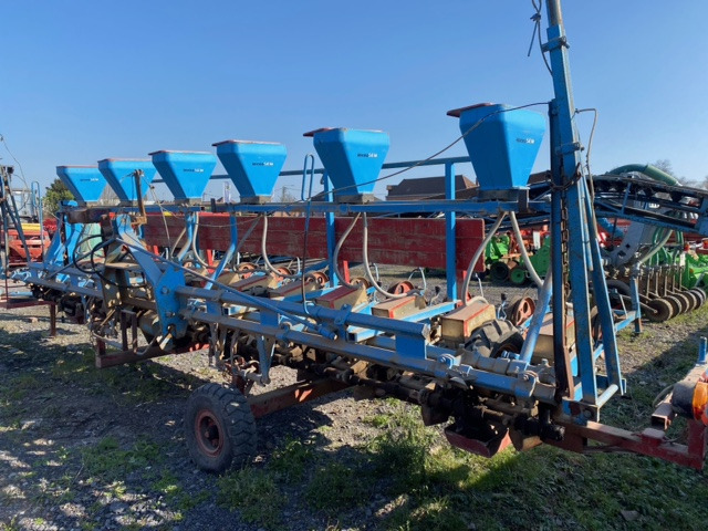 MONOSEM BR 12R - Прецизна машина за сеење: слика 4 MONOSEM BR 12R - Прецизна машина за сеење: слика 4