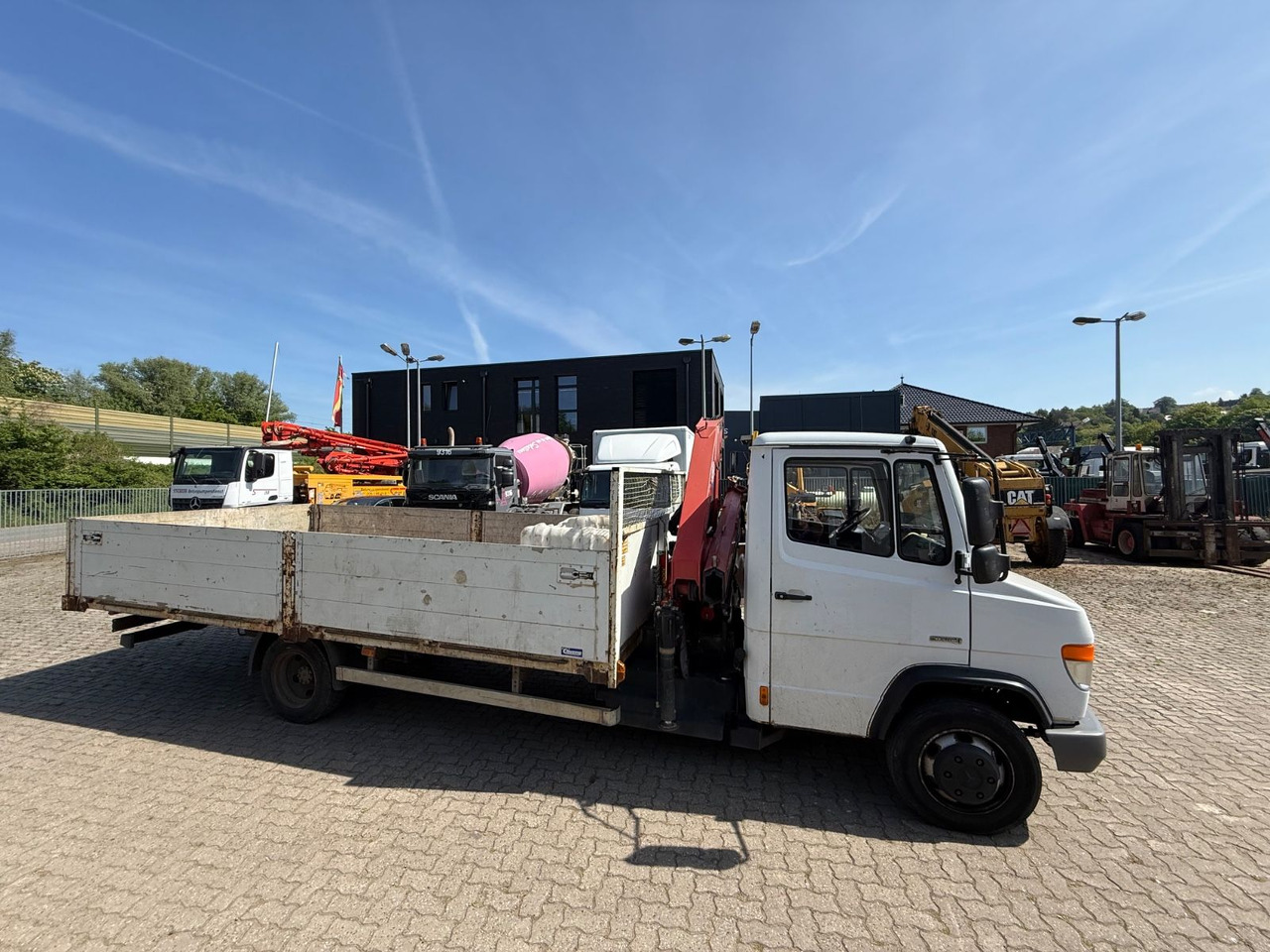 Комбе со отворен сандак Mercedes-Benz 816 D: слика 8 Комбе со отворен сандак Mercedes-Benz 816 D: слика 8