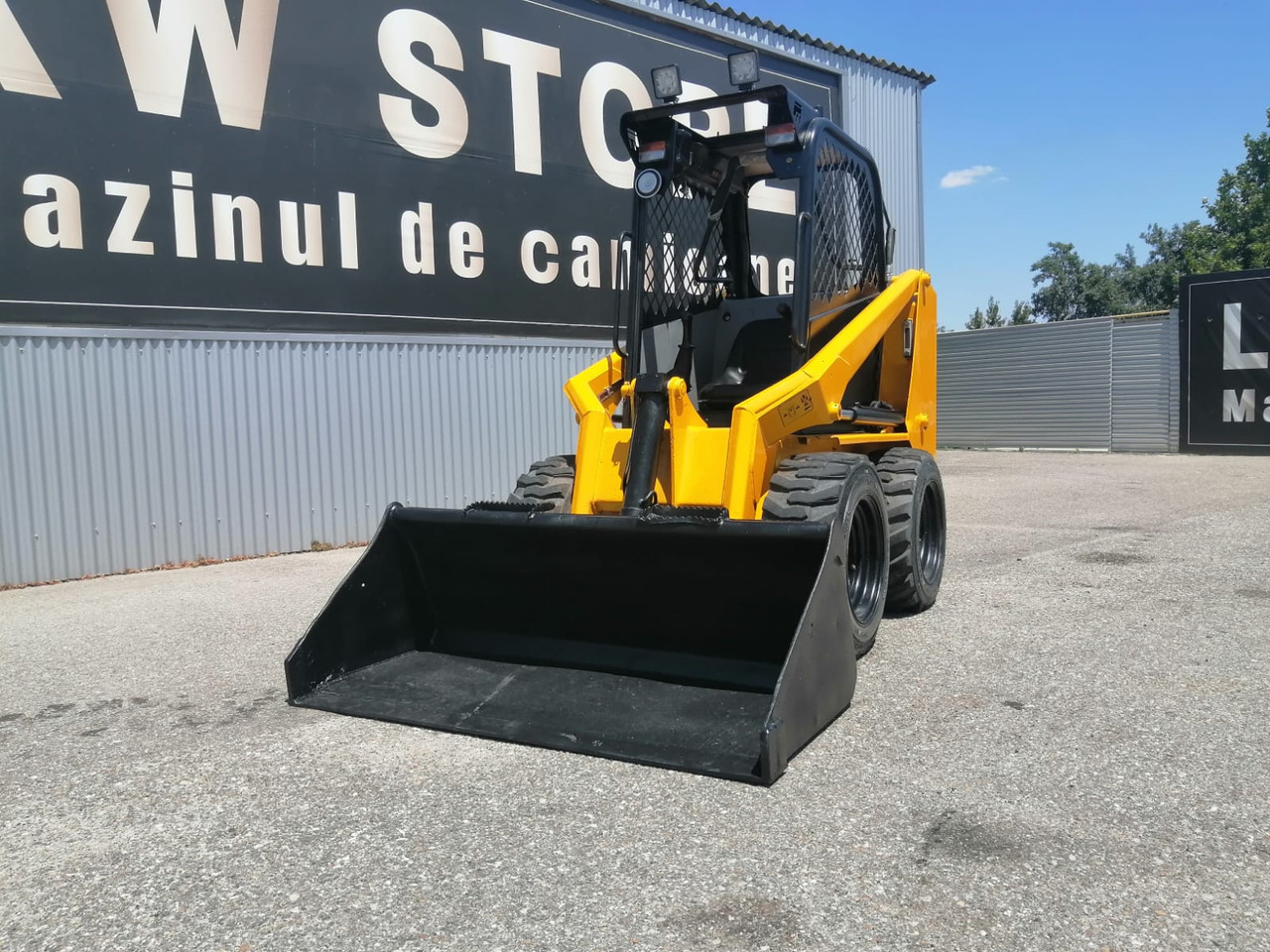 Bobcat SKID TYRE FRONT LOADER RAM ITALY - Компактен натоварувач: слика 1 Bobcat SKID TYRE FRONT LOADER RAM ITALY - Компактен натоварувач: слика 1