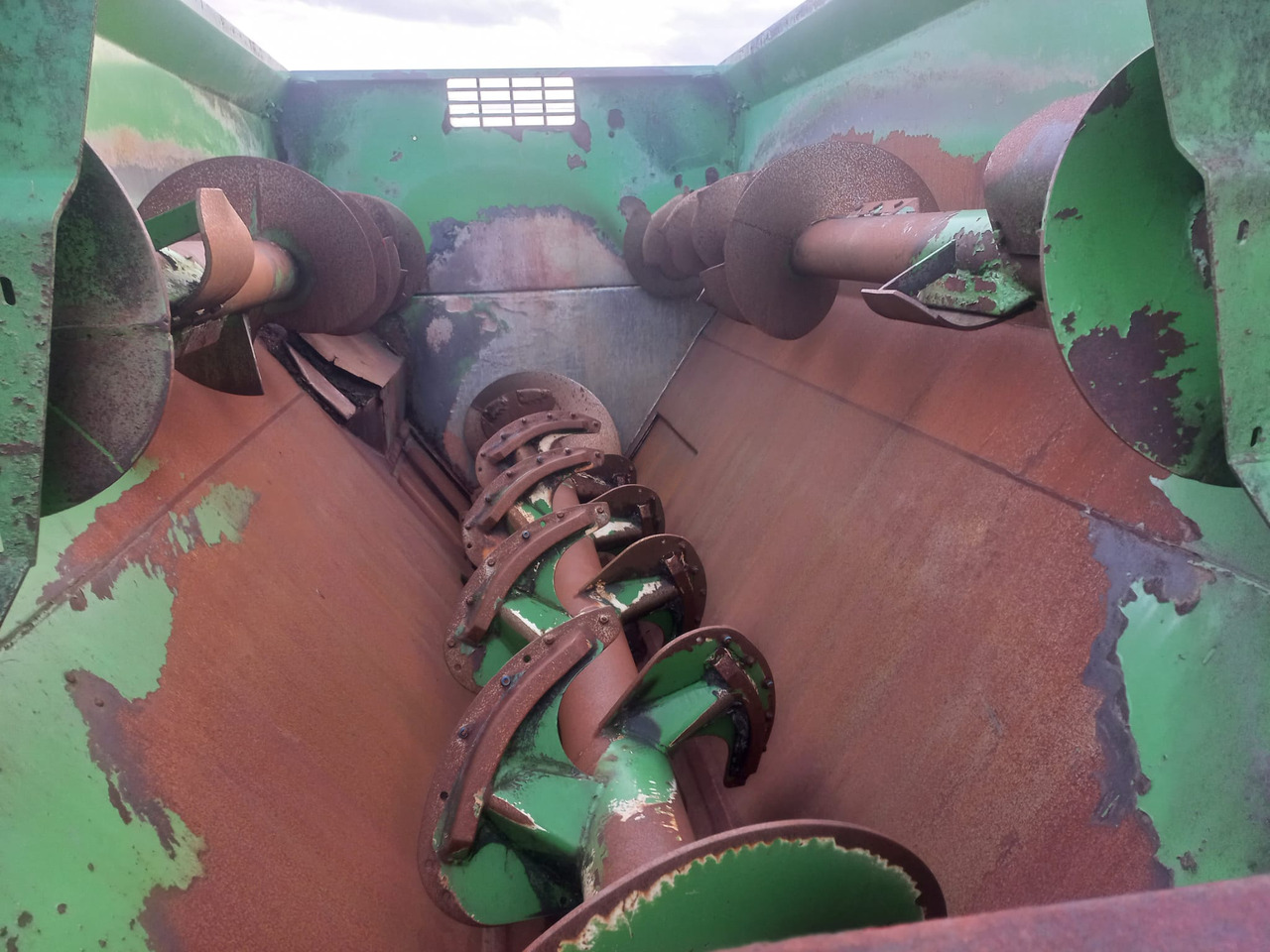 FARESIN TMR 1200 TEHNOLOGICAL TRAILER - Вагон за мешање сточна храна: слика 3 FARESIN TMR 1200 TEHNOLOGICAL TRAILER - Вагон за мешање сточна храна: слика 3