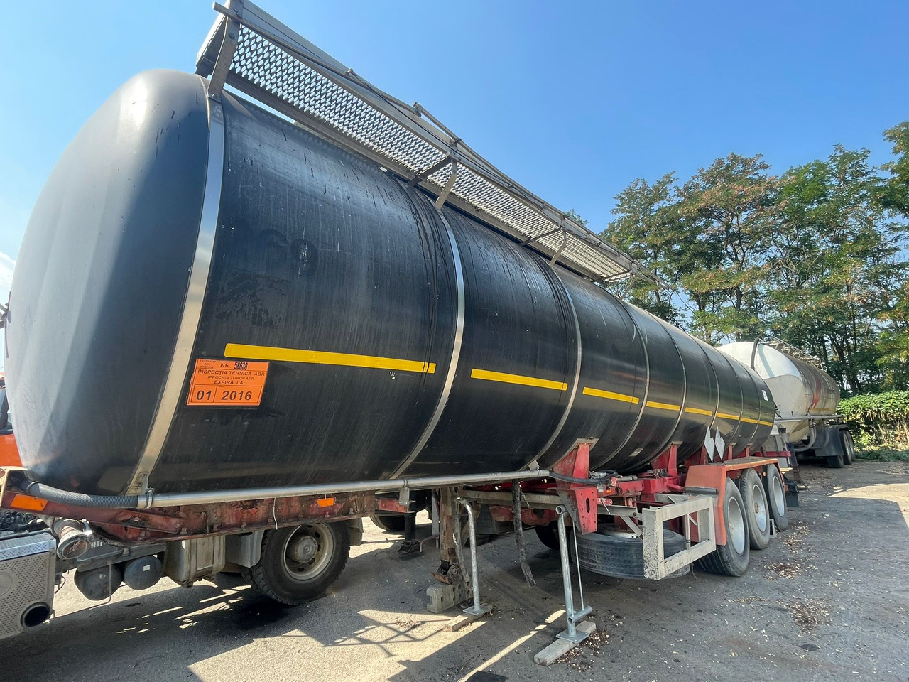 HENDRICK BITUMEN SEMI-TRAILER - Полуприколка цистерна: слика 2 HENDRICK BITUMEN SEMI-TRAILER - Полуприколка цистерна: слика 2