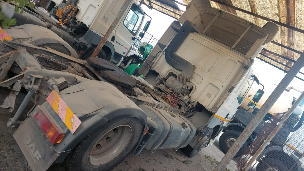 DAF CF 85.43 Tractor Head - Камион влекач: слика 2 DAF CF 85.43 Tractor Head - Камион влекач: слика 2