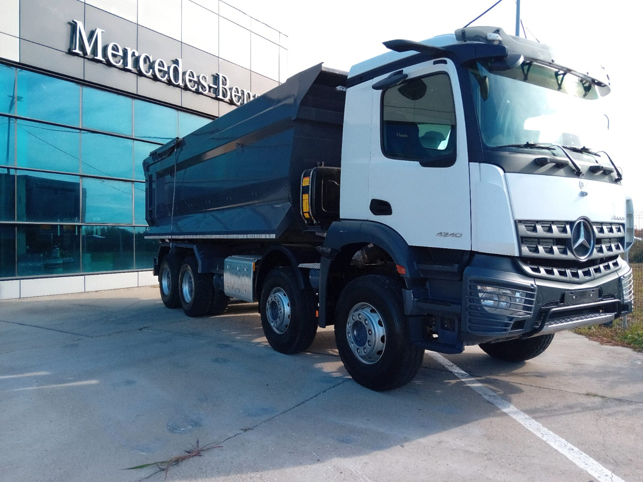 Mercedes-Benz Arocs 42.40 8×4 Basculanta/Tipper/Kipper Heavy Duty, TOP !!! - Кипер: слика 2 Mercedes-Benz Arocs 42.40 8×4 Basculanta/Tipper/Kipper Heavy Duty, TOP !!! - Кипер: слика 2