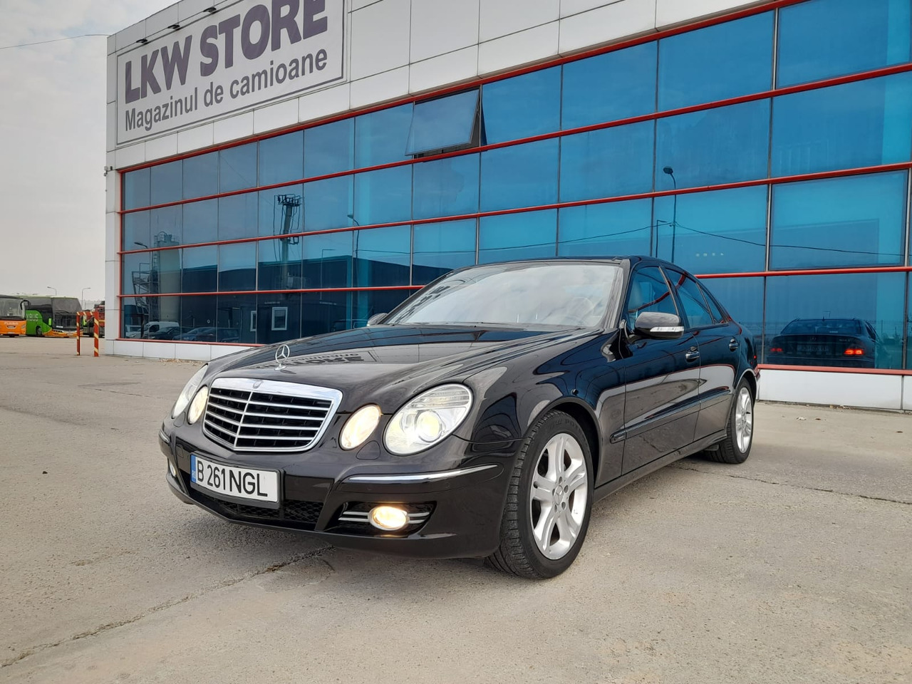 Mercedes Benz E350 - Автомобил: слика 1 Mercedes Benz E350 - Автомобил: слика 1
