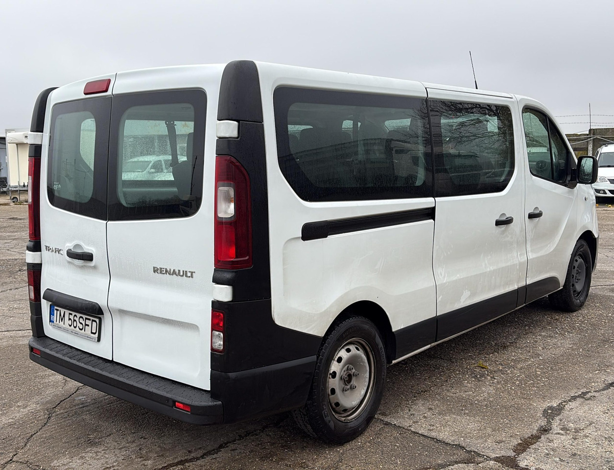 Renault Trafic - Патничко комбе: слика 4 Renault Trafic - Патничко комбе: слика 4