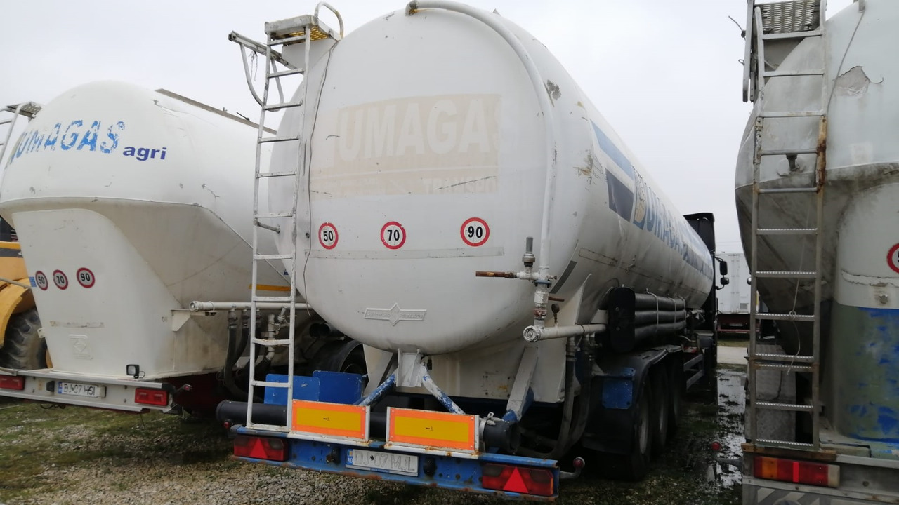 SPITZER Tank/Silo 57,000 l 4 Compartments for Powders/Feed/Water//Liquid Fertilizer/etc. - Полуприколка силос: слика 3 SPITZER Tank/Silo 57,000 l 4 Compartments for Powders/Feed/Water//Liquid Fertilizer/etc. - Полуприколка силос: слика 3