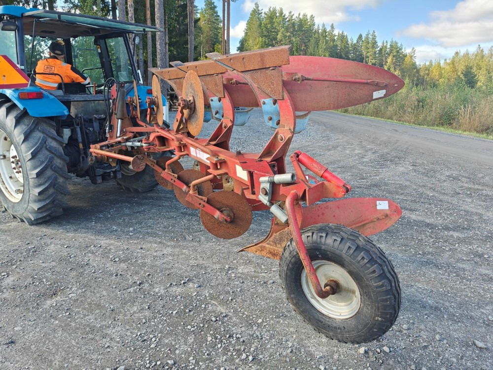 Agrolux RSD397FK kääntöaura 3-siipinen kuorimet ja kiekkoleikkurit, katso video! - Плуг: слика 2 Agrolux RSD397FK kääntöaura 3-siipinen kuorimet ja kiekkoleikkurit, katso video! - Плуг: слика 2