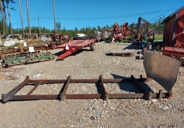 Metsäkärryn alusta 8 pankoinen pituus 400cm - Шумска приколка: слика 1 Metsäkärryn alusta 8 pankoinen pituus 400cm - Шумска приколка: слика 1