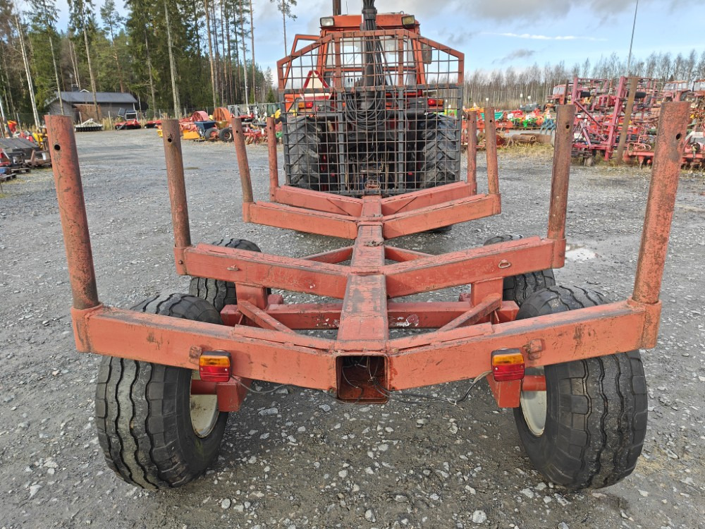 Rysky Metsävaunu telillä - Шумска приколка: слика 3 Rysky Metsävaunu telillä - Шумска приколка: слика 3