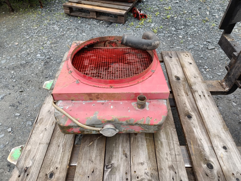 Sampo 410 jäähdytin - Радијатор за Комбајн: слика 3 Sampo 410 jäähdytin - Радијатор за Комбајн: слика 3