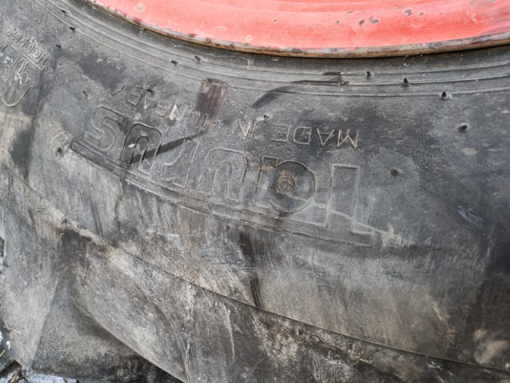 Комплетно тркало Taurus 18.4R38 renkaat - Fendt Farmer: слика 10 Комплетно тркало Taurus 18.4R38 renkaat - Fendt Farmer: слика 10