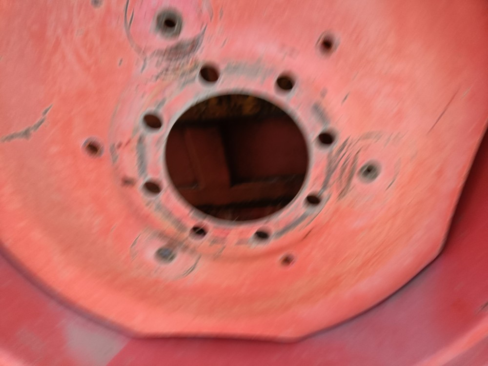 Комплетно тркало Taurus 18.4R38 renkaat - Fendt Farmer: слика 11 Комплетно тркало Taurus 18.4R38 renkaat - Fendt Farmer: слика 11