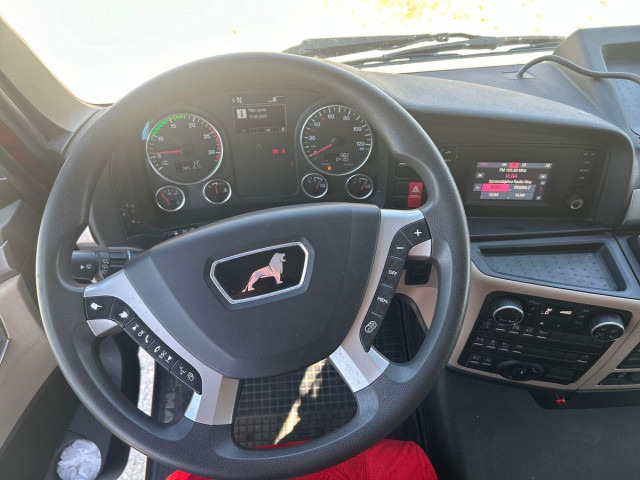 MAN TGX 26.470 6X2-4 BL tandem - Камион со церада: слика 4 MAN TGX 26.470 6X2-4 BL tandem - Камион со церада: слика 4