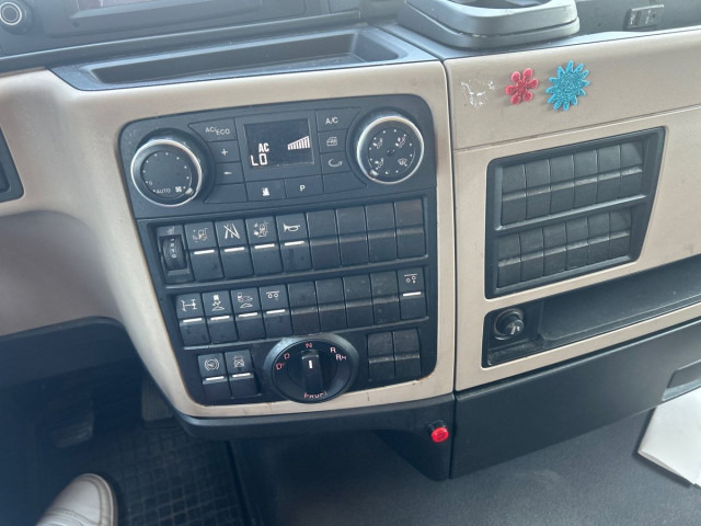 MAN TGX 26.470 6X2-4 BL tandem - Камион со церада: слика 2 MAN TGX 26.470 6X2-4 BL tandem - Камион со церада: слика 2