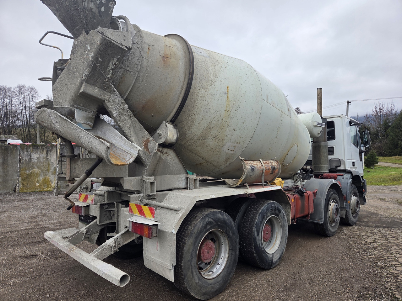 IVECO Eurotrakker 340E34 8x4 MIX - Камион миксер за бетон: слика 4 IVECO Eurotrakker 340E34 8x4 MIX - Камион миксер за бетон: слика 4