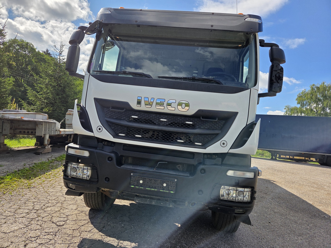 IVECO  - Камион со кабинска шасија: слика 2 IVECO  - Камион со кабинска шасија: слика 2