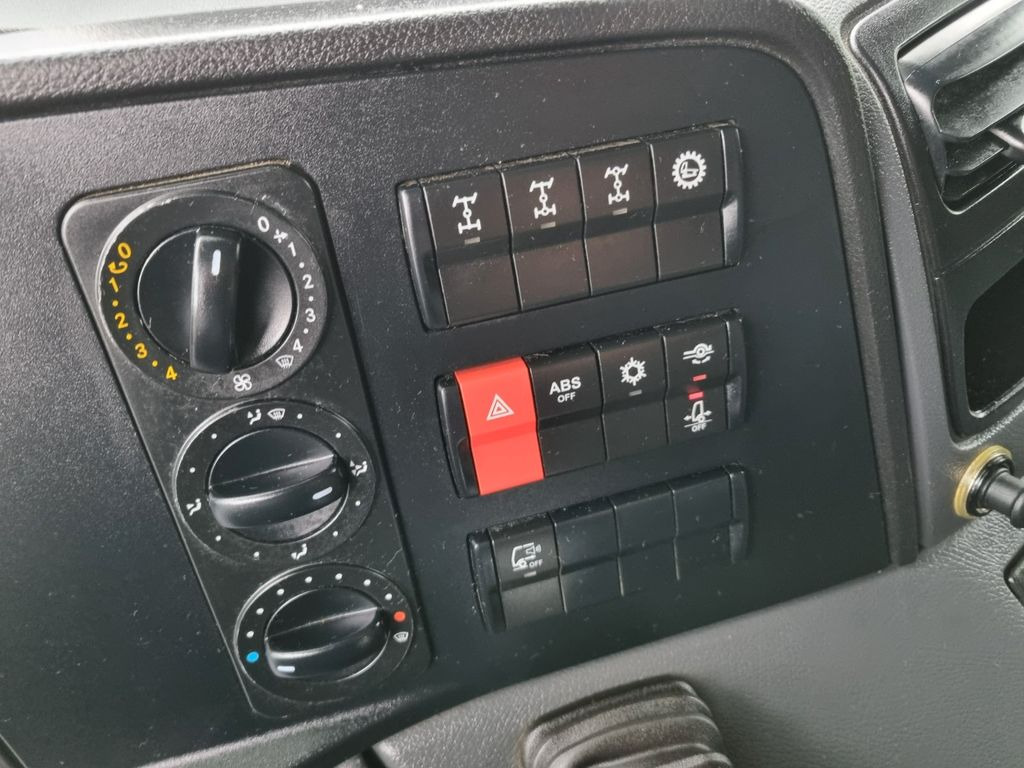 Камион ладилник Mercedes-Benz ATEGO 1323 4x4 + Carrier  EXPEDITION CAMPER: слика 8