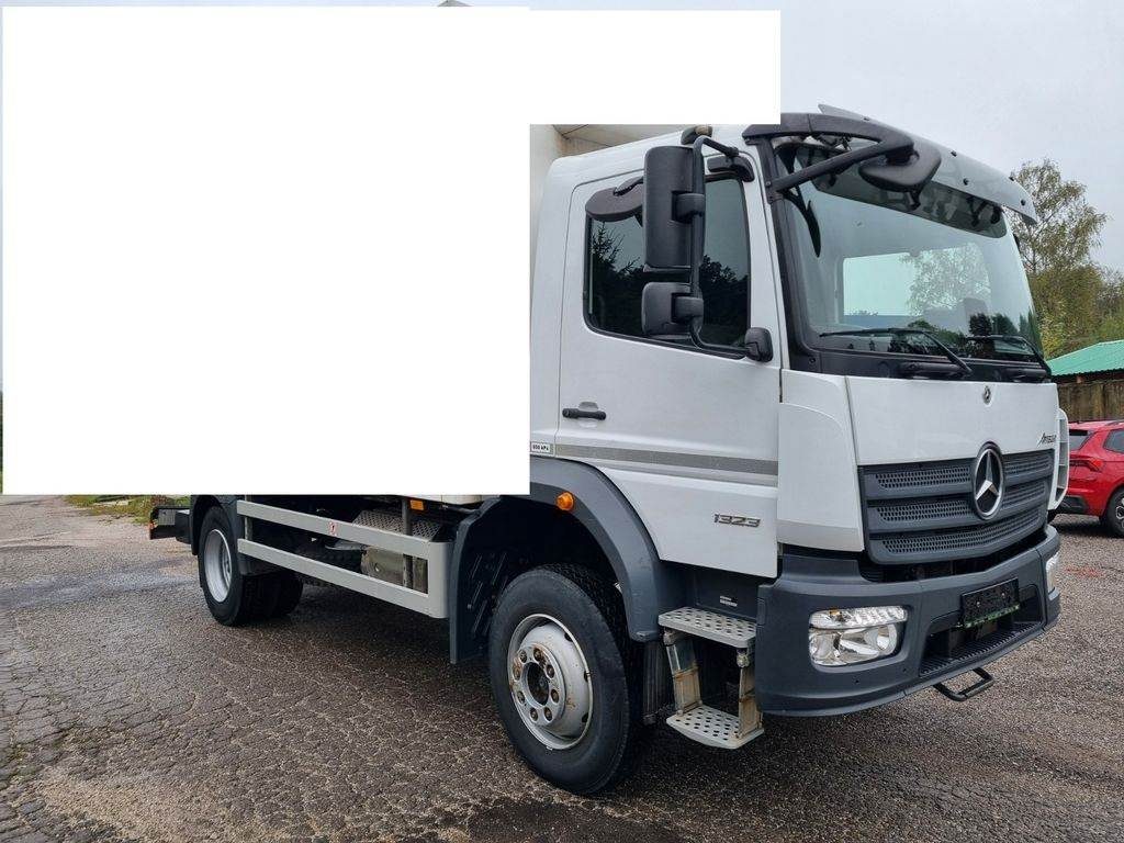 Mercedes-Benz MERCEDES ATEGO 1323 4x4 chassis - Камион со кабинска шасија: слика 3 Mercedes-Benz MERCEDES ATEGO 1323 4x4 chassis - Камион со кабинска шасија: слика 3
