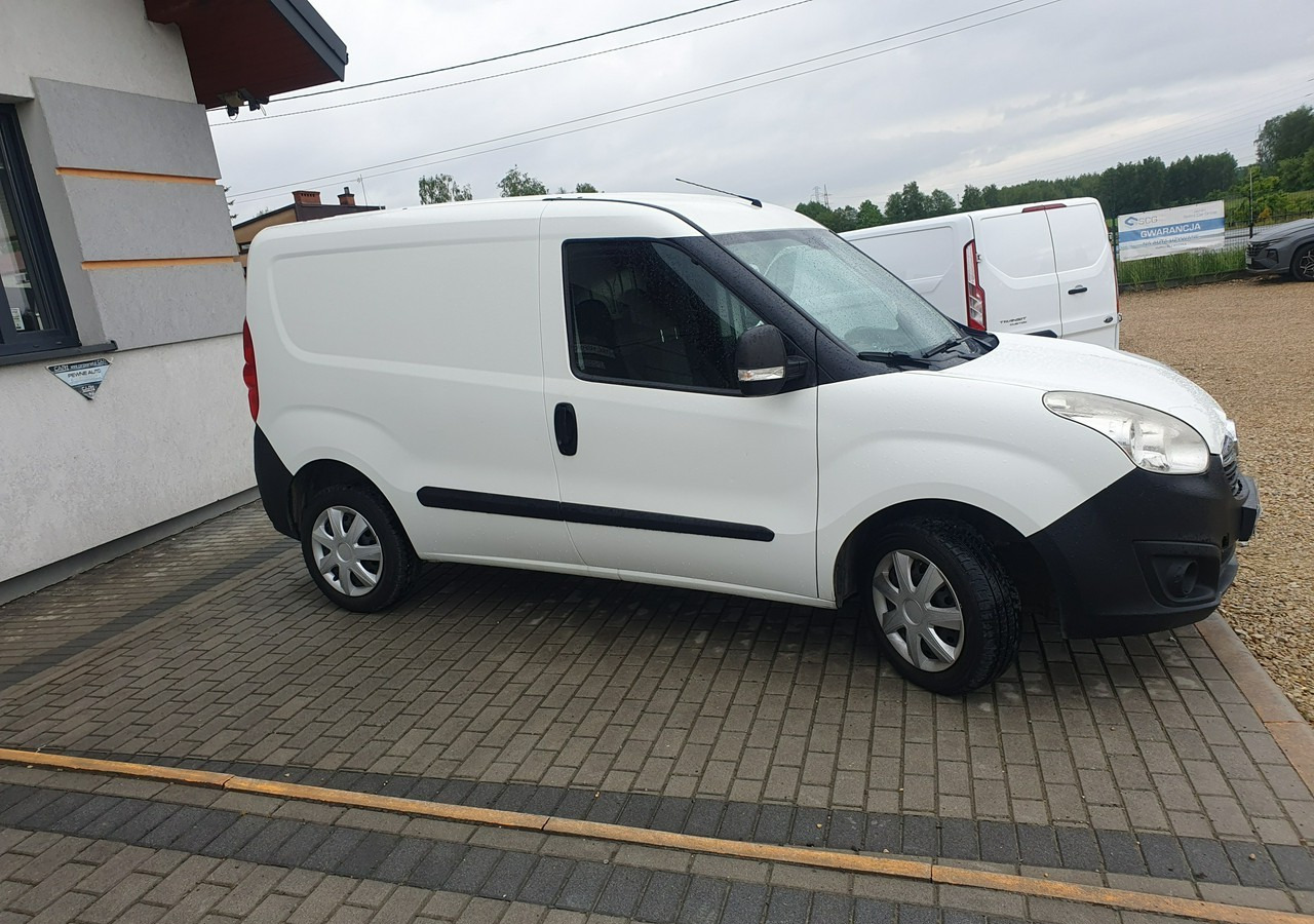 Fiat Doblo Opel Combo 1.4 Benzyna Polski Salon - Товарно комбе: слика 4 Fiat Doblo Opel Combo 1.4 Benzyna Polski Salon - Товарно комбе: слика 4