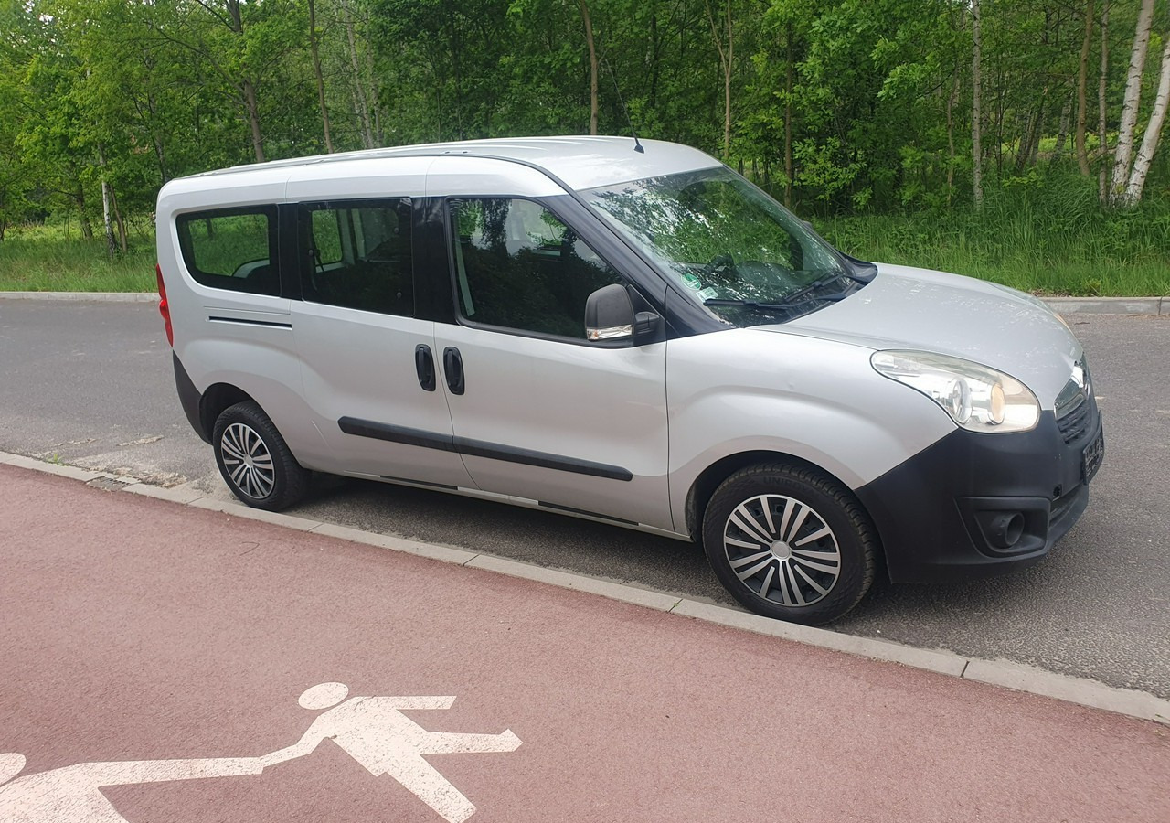 Fiat Doblo long*combo *doblo* krajówka *fv vat 23%* - Автомобил: слика 4 Fiat Doblo long*combo *doblo* krajówka *fv vat 23%* - Автомобил: слика 4
