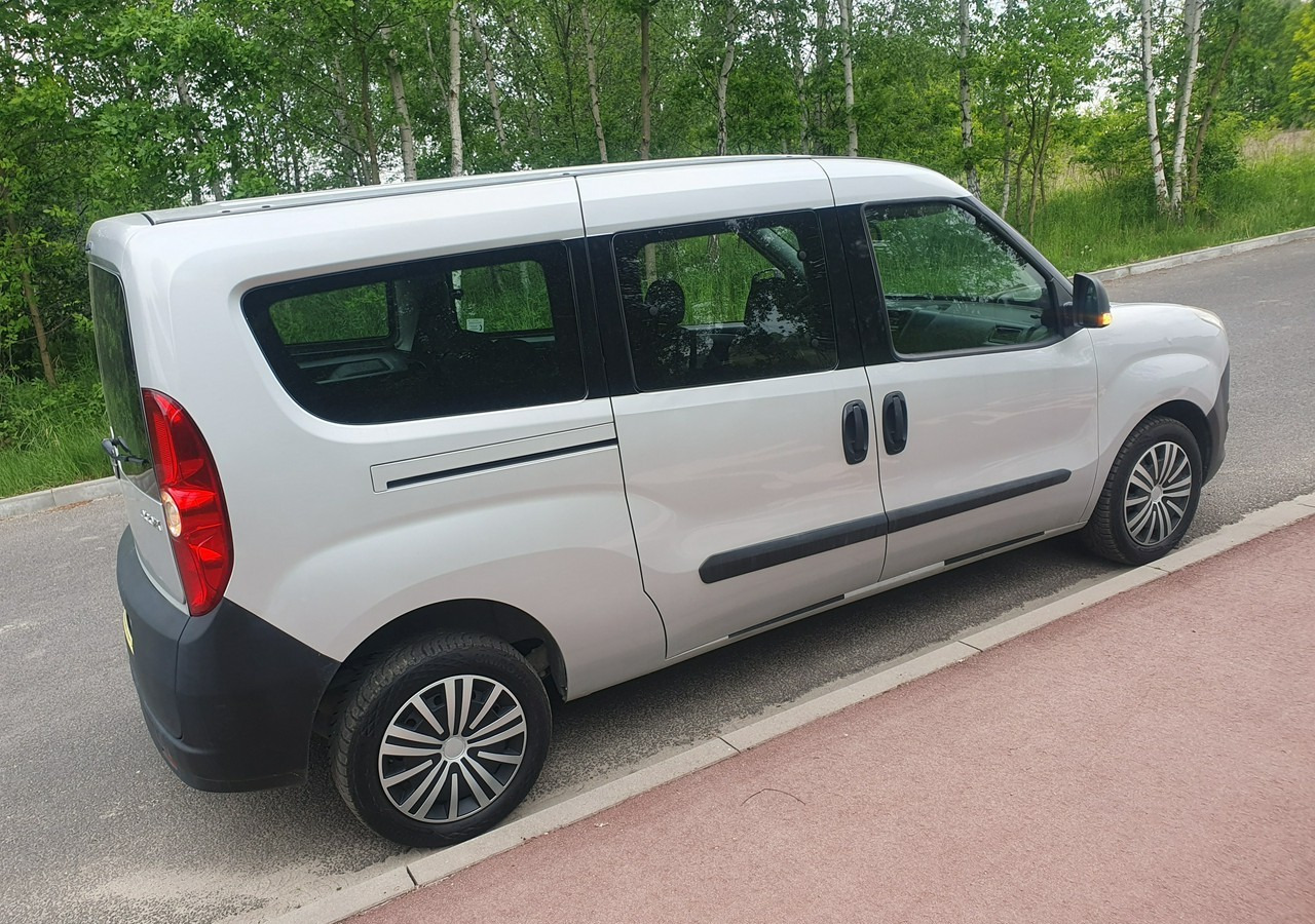 Fiat Doblo long*combo *doblo* krajówka *fv vat 23%* - Автомобил: слика 5 Fiat Doblo long*combo *doblo* krajówka *fv vat 23%* - Автомобил: слика 5