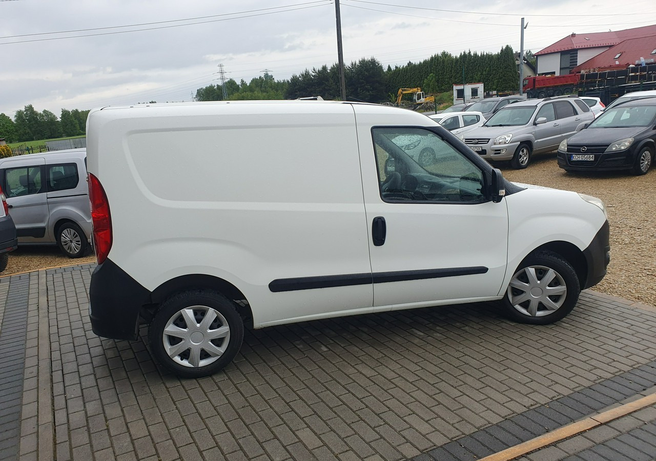 Opel Combo Opel Combo 1.4 Benzyna Polski Salon - Товарно комбе: слика 5 Opel Combo Opel Combo 1.4 Benzyna Polski Salon - Товарно комбе: слика 5