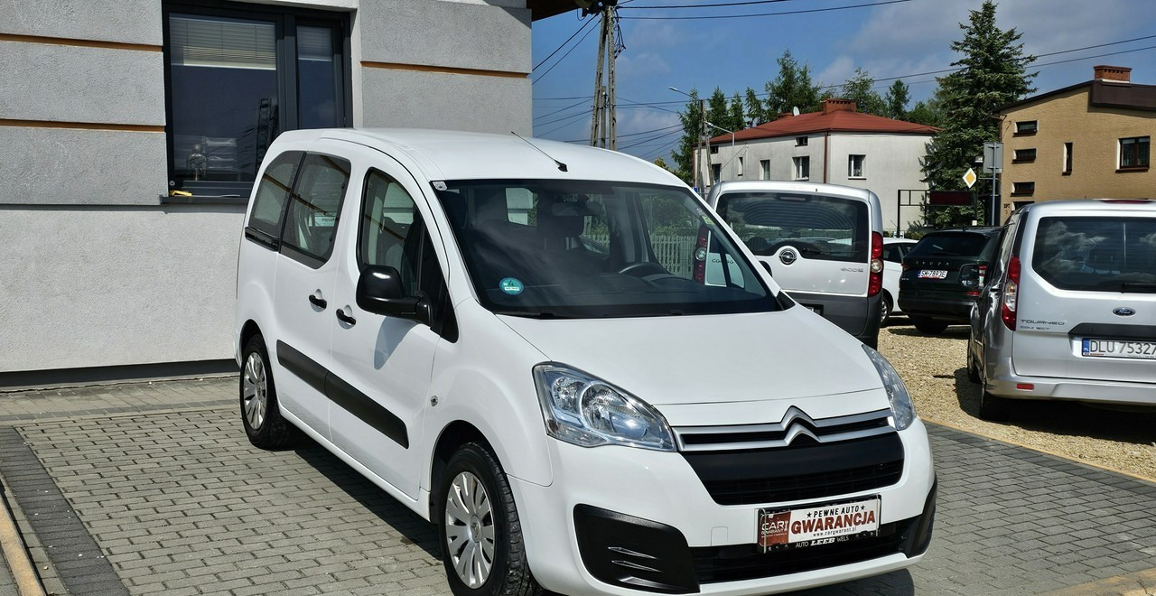 Peugeot Partner II 5 -osobowy - Автомобил: слика 2 Peugeot Partner II 5 -osobowy - Автомобил: слика 2