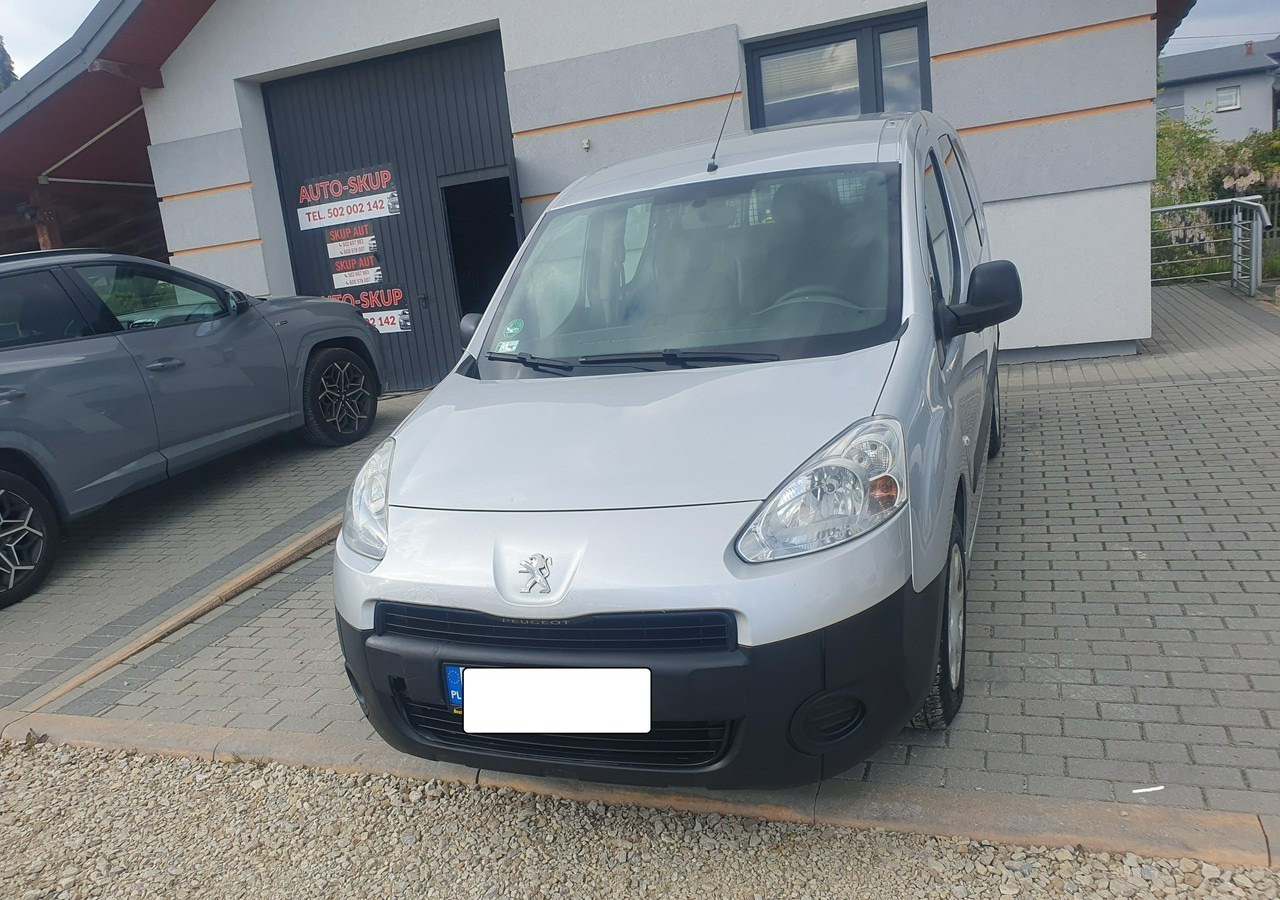 Peugeot Partner long *2 lub 5 osobowy *klima* gruau* - Товарно комбе: слика 3 Peugeot Partner long *2 lub 5 osobowy *klima* gruau* - Товарно комбе: слика 3