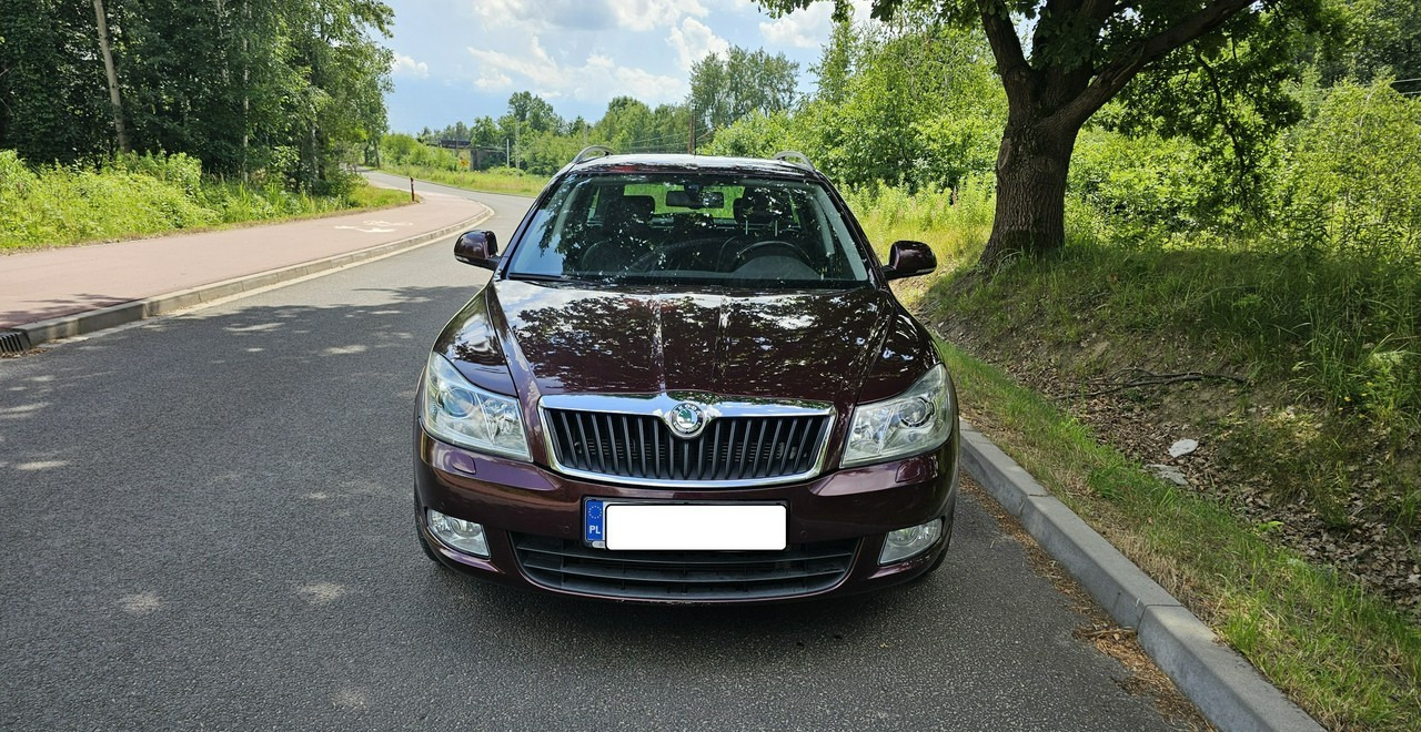 Skoda Octavia II bogate wyposażenie *niski przebieg*FV vat 23%* - Автомобил: слика 2 Skoda Octavia II bogate wyposażenie *niski przebieg*FV vat 23%* - Автомобил: слика 2