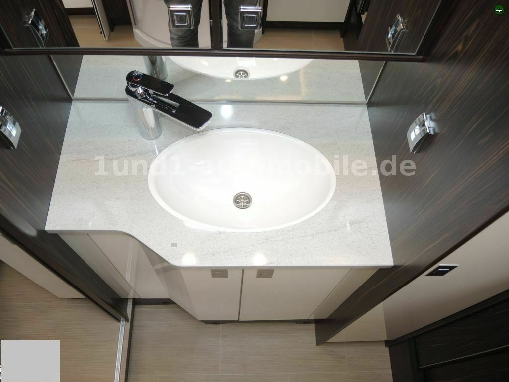 Интегриран кампер Bürstner Elegance I 910 G Solar/AHK/RFK/Alde/TwinSat/2xTV/Vollausstattung Elegance I 910 G Solar/AHK/RFK/Alde/TwinSat/2xTV/Vollausstattung: слика 9