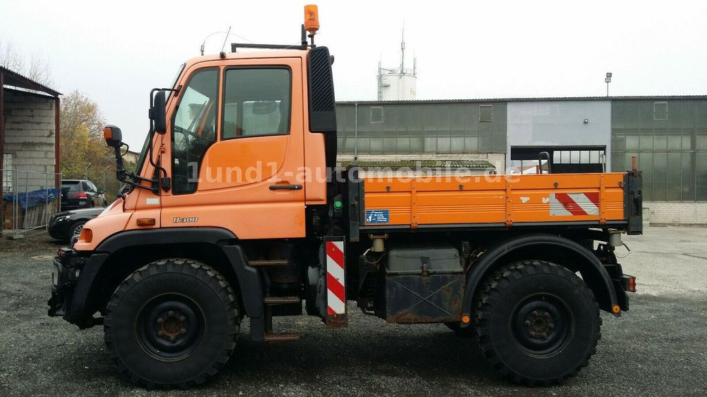 Mercedes-Benz Unimog U 300 Kipper Zugmaschine Kommunalhydraulik U 500 400 U 300 Kipper Zugmaschine Kommunalhydraulik U 500 400 - Комунално/ Специјално возило: слика 5 Mercedes-Benz Unimog U 300 Kipper Zugmaschine Kommunalhydraulik U 500 400 U 300 Kipper Zugmaschine Kommunalhydraulik U 500 400 - Комунално/ Специјално возило: слика 5