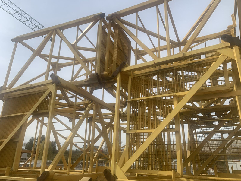 Liebherr 120HC - Кулски кран: слика 1 Liebherr 120HC - Кулски кран: слика 1