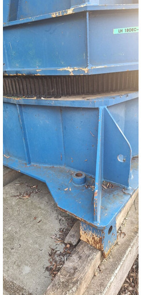 Liebherr 180EC-H 40m jib slewing part / good price - Кулски кран: слика 2 Liebherr 180EC-H 40m jib slewing part / good price - Кулски кран: слика 2