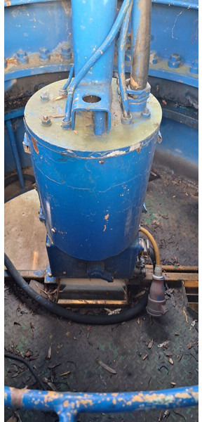 Liebherr 180EC-H 40m jib slewing part / good price - Кулски кран: слика 4 Liebherr 180EC-H 40m jib slewing part / good price - Кулски кран: слика 4