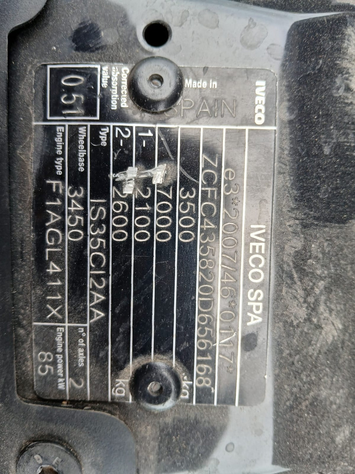 IVECO DAILY 35-120 - Камион со кран: слика 2 IVECO DAILY 35-120 - Камион со кран: слика 2