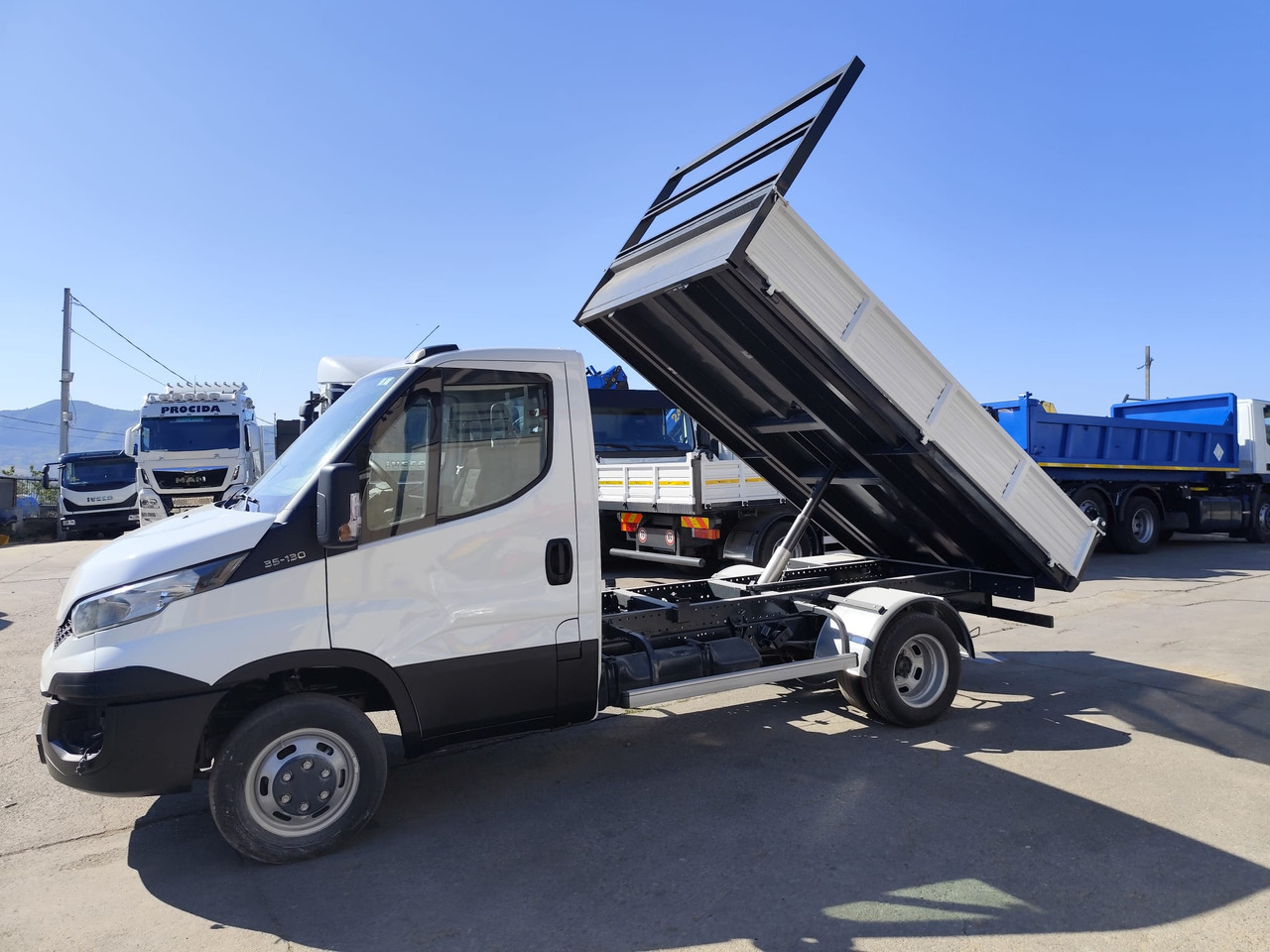 IVECO DAILY 35C13 - Комби кипер: слика 1 IVECO DAILY 35C13 - Комби кипер: слика 1