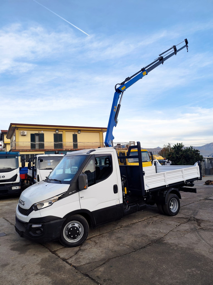 IVECO DAILY 35C15 - Камион со кран, Комби кипер: слика 1 IVECO DAILY 35C15 - Камион со кран, Комби кипер: слика 1
