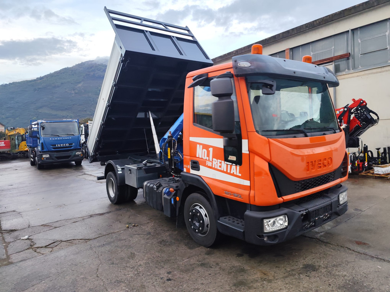 IVECO EUROCARGO 120-90L - Камион со кран: слика 1 IVECO EUROCARGO 120-90L - Камион со кран: слика 1