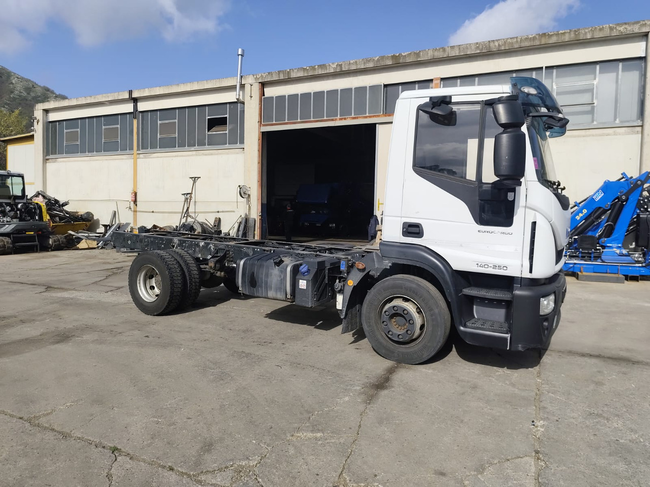 IVECO EUROCARGO 140-250 - Камион со кабинска шасија: слика 5 IVECO EUROCARGO 140-250 - Камион со кабинска шасија: слика 5