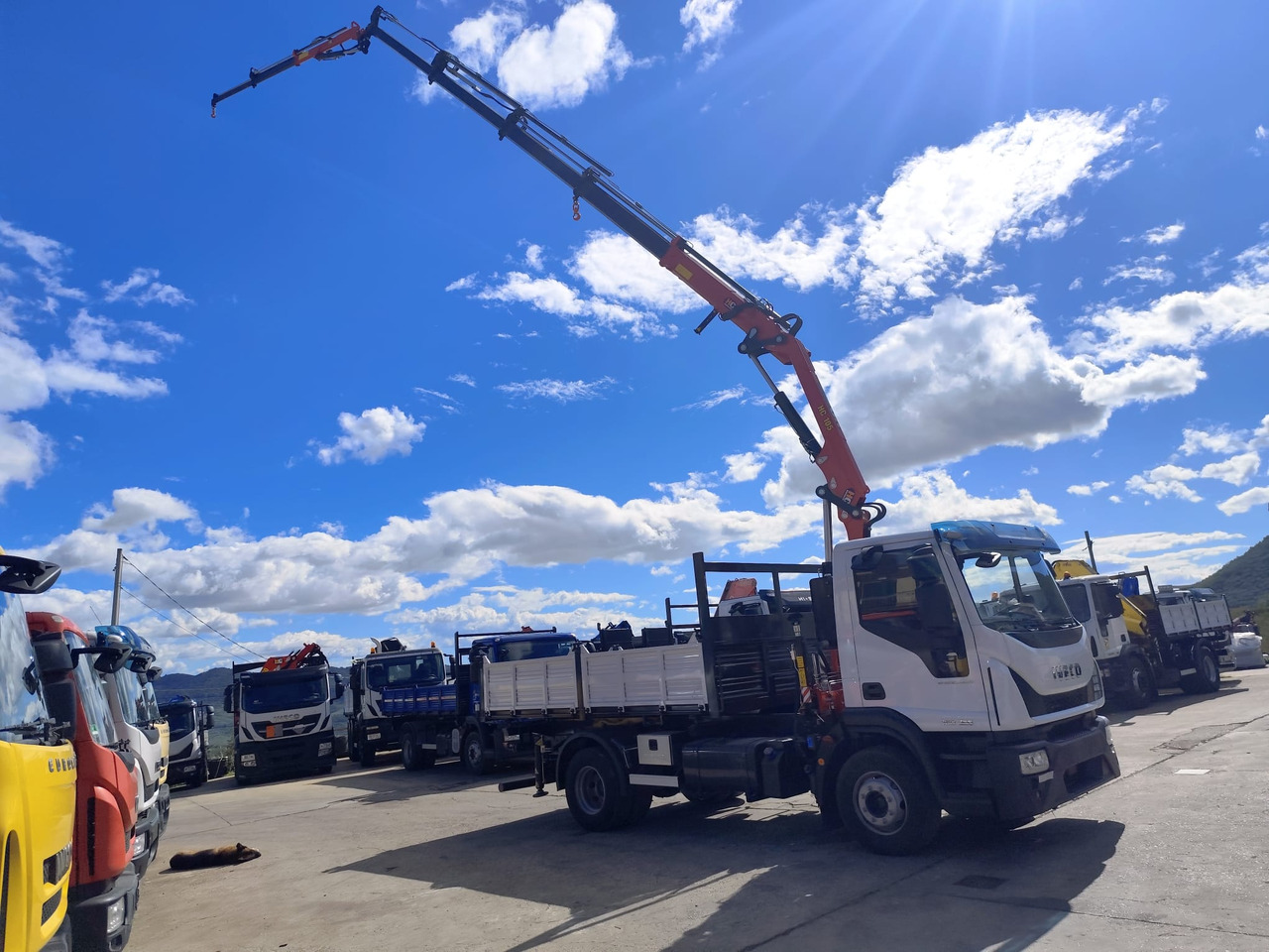 IVECO EUROCARGO 160-250 - Камион со кран, Кипер: слика 1 IVECO EUROCARGO 160-250 - Камион со кран, Кипер: слика 1