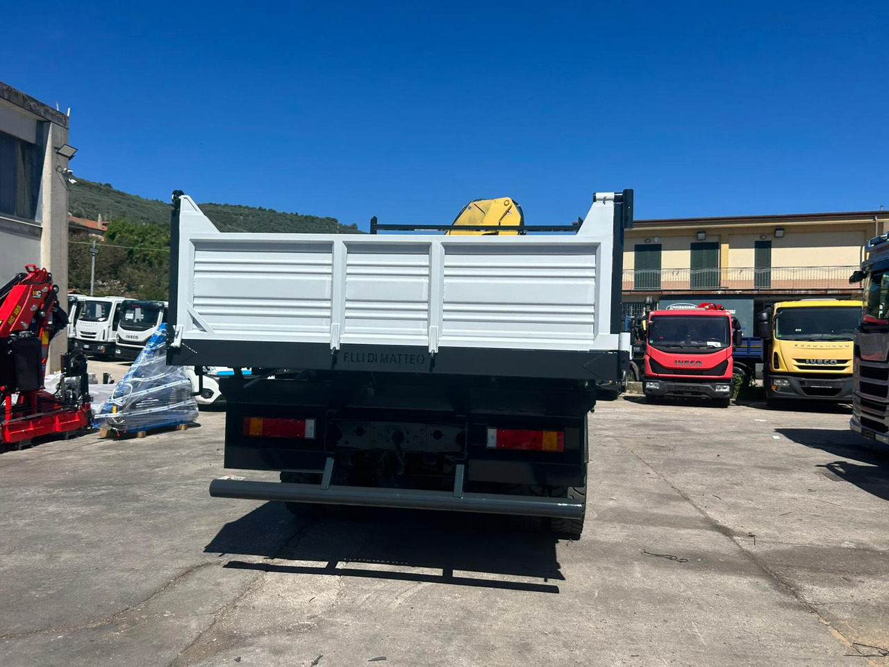 Камион со кран, Кипер IVECO EUROCARGO 160E28: слика 9