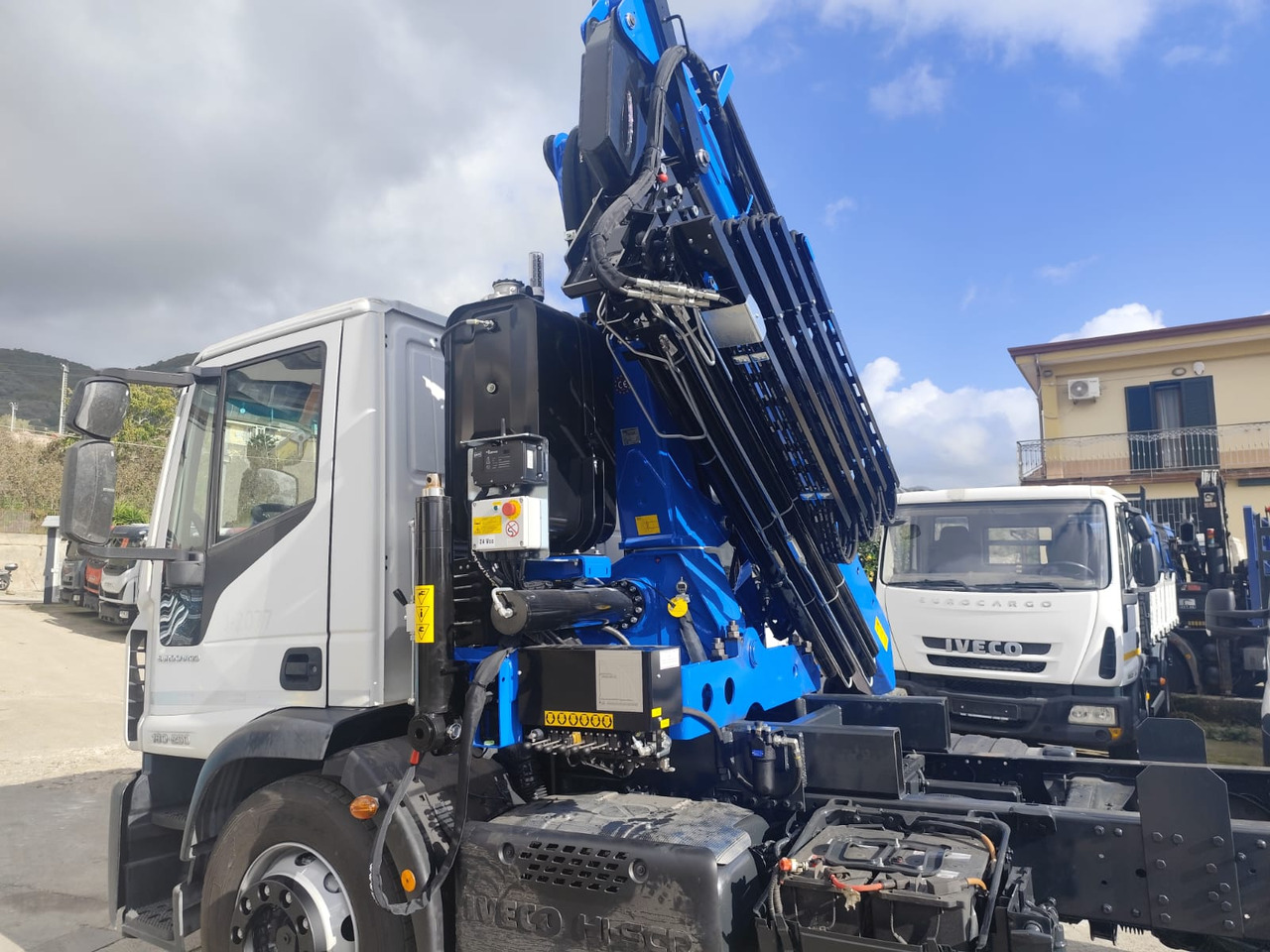 IVECO EUROCARGO 180-250 - Камион со кран, Камион со кран: слика 4 IVECO EUROCARGO 180-250 - Камион со кран, Камион со кран: слика 4