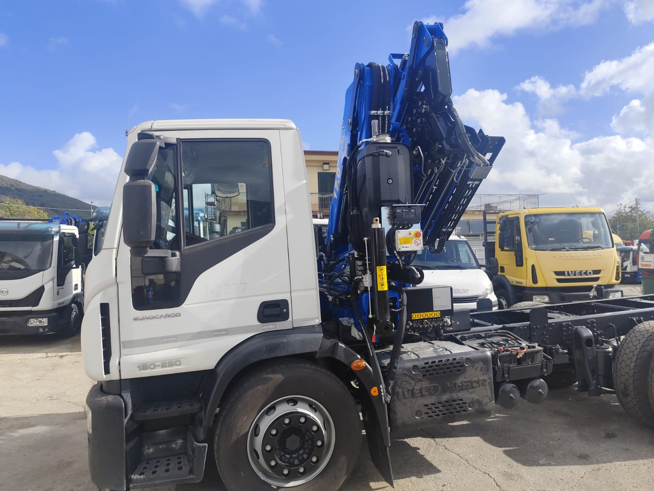IVECO EUROCARGO 180-250 - Камион со кран, Камион со кран: слика 3 IVECO EUROCARGO 180-250 - Камион со кран, Камион со кран: слика 3