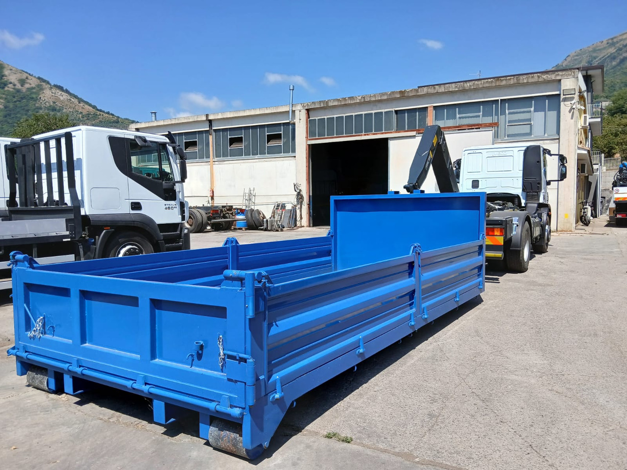 IVECO EUROCARGO 190EL25 - Камион со кука за подигање: слика 3 IVECO EUROCARGO 190EL25 - Камион со кука за подигање: слика 3