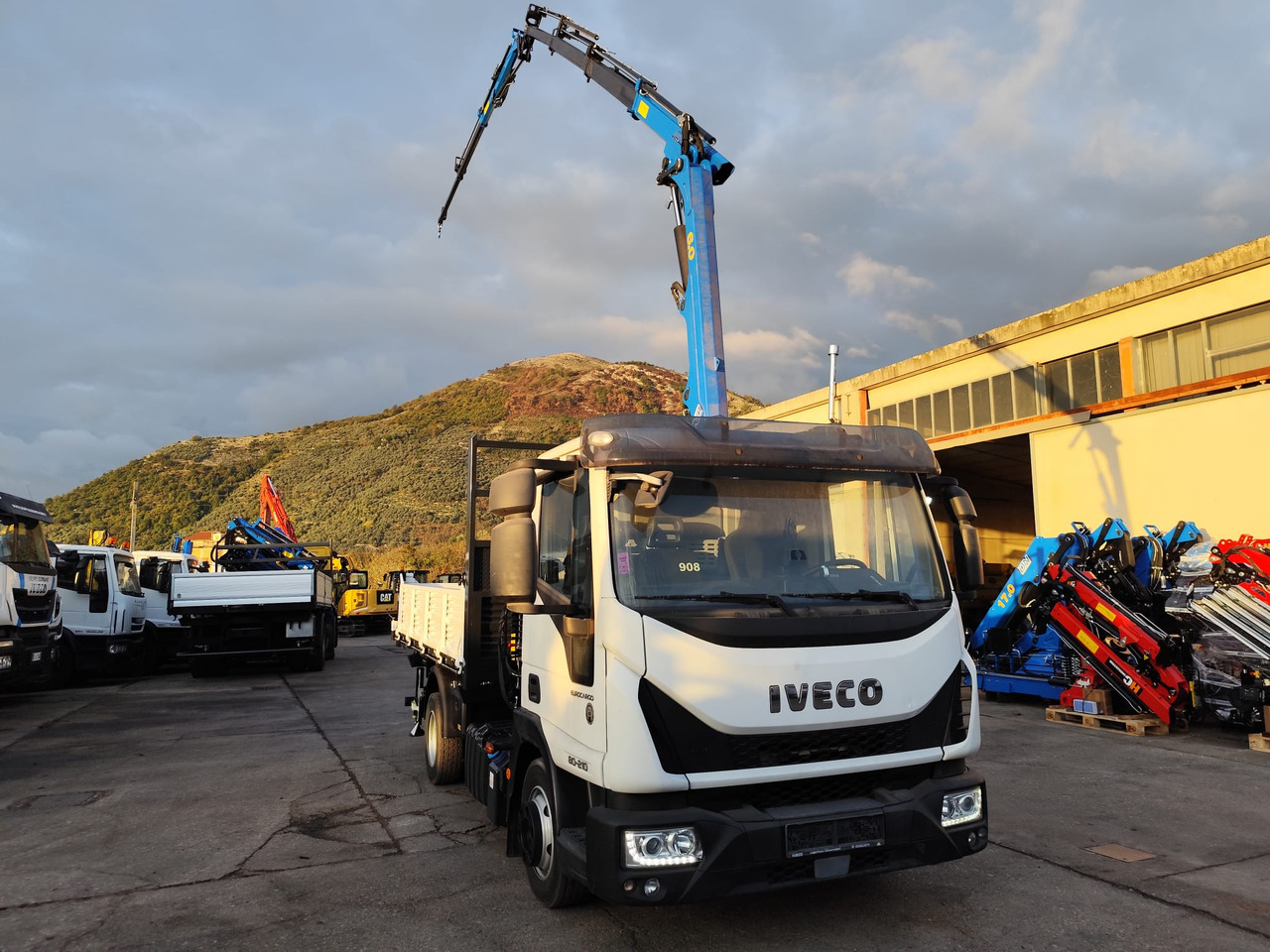 Камион со кран, Кипер IVECO EUROCARGO 80-210: слика 34 Камион со кран, Кипер IVECO EUROCARGO 80-210: слика 34