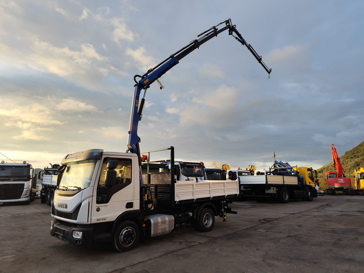 Камион со кран, Кипер IVECO EUROCARGO 80-210: слика 28 Камион со кран, Кипер IVECO EUROCARGO 80-210: слика 28