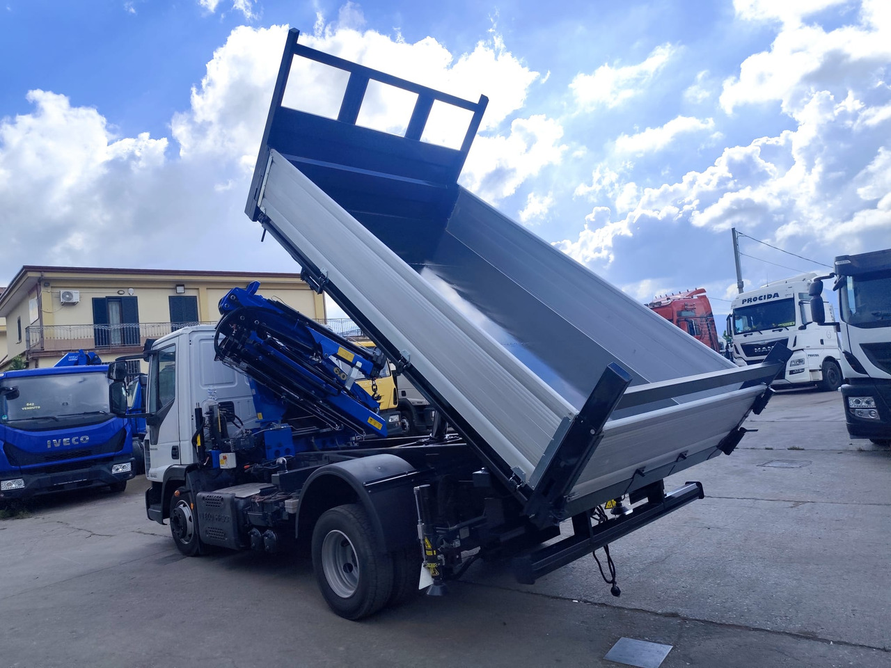 IVECO EUROCARGO 80-220 - Камион со кран: слика 3 IVECO EUROCARGO 80-220 - Камион со кран: слика 3