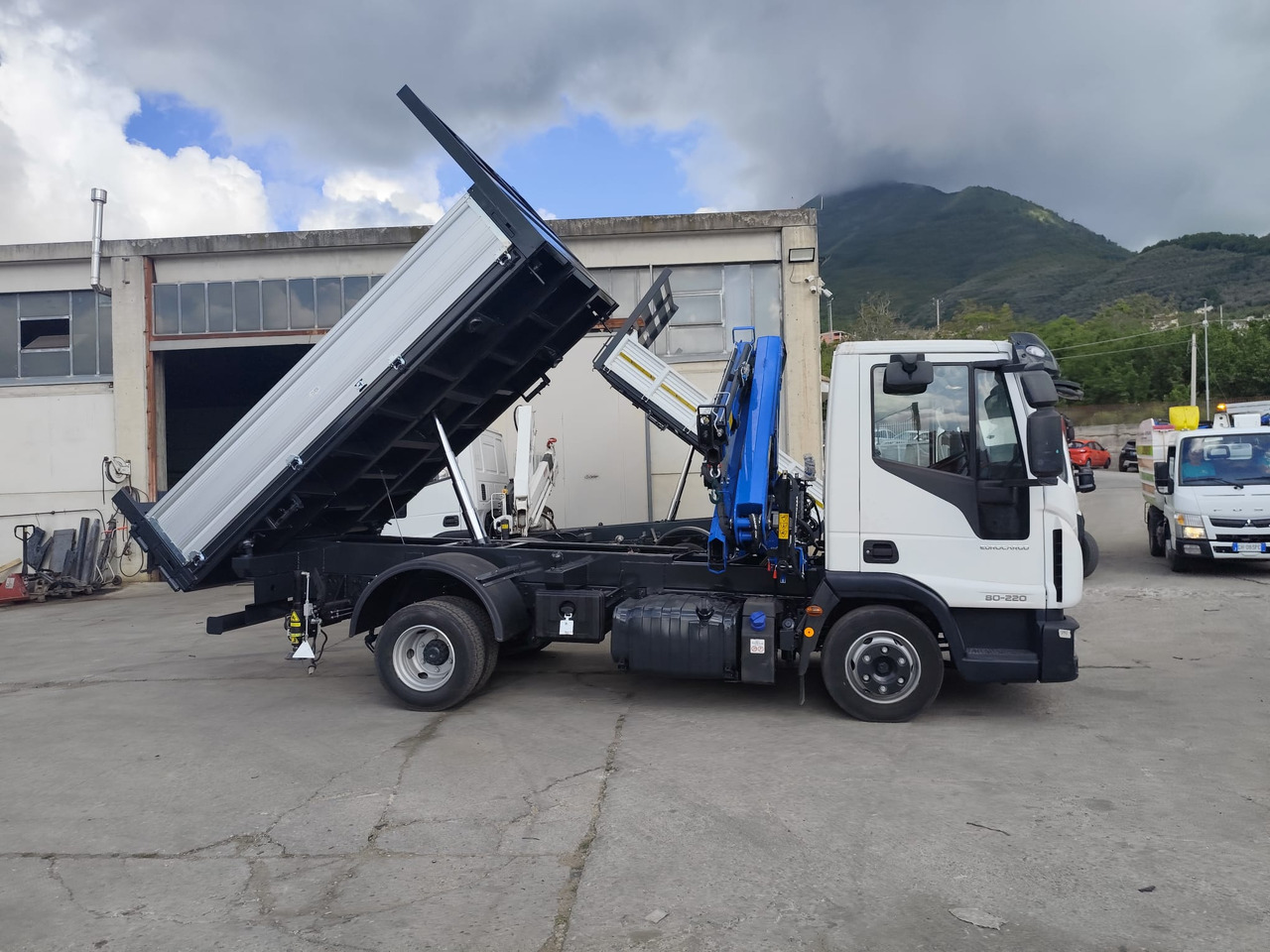 IVECO EUROCARGO 80-220 - Камион со кран: слика 5 IVECO EUROCARGO 80-220 - Камион со кран: слика 5