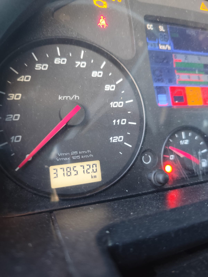 IVECO STRALIS 190S31 - Камион со кука за подигање: слика 4 IVECO STRALIS 190S31 - Камион со кука за подигање: слика 4